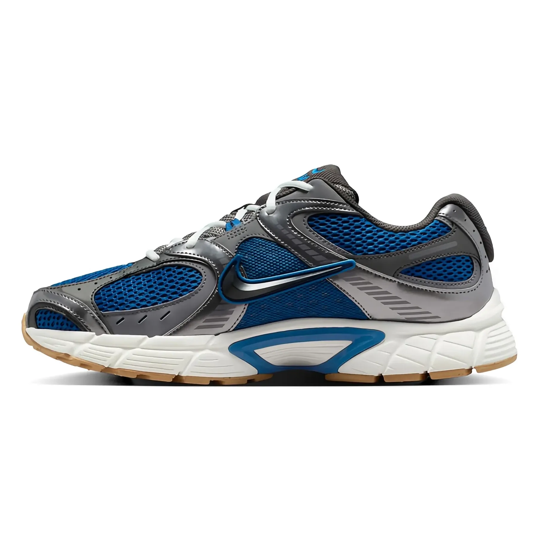 Tênis Nike V5 RNR Masculino Cinza e Azul em ângulo lateral mostrando detalhes do calçado